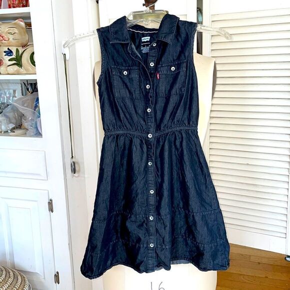 HOST PICK! 4/27 Girls Levi’s Denim Dress 👗 - Picture 1 of 11